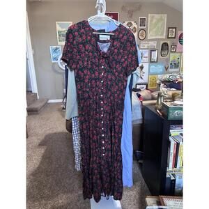 Vintage Caroline Wells Collection floral dress from the early to mid-1990s.